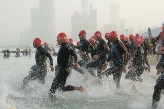 Hart, heiß und windig: Abu Dhabi Triathlon am 03.03.2012